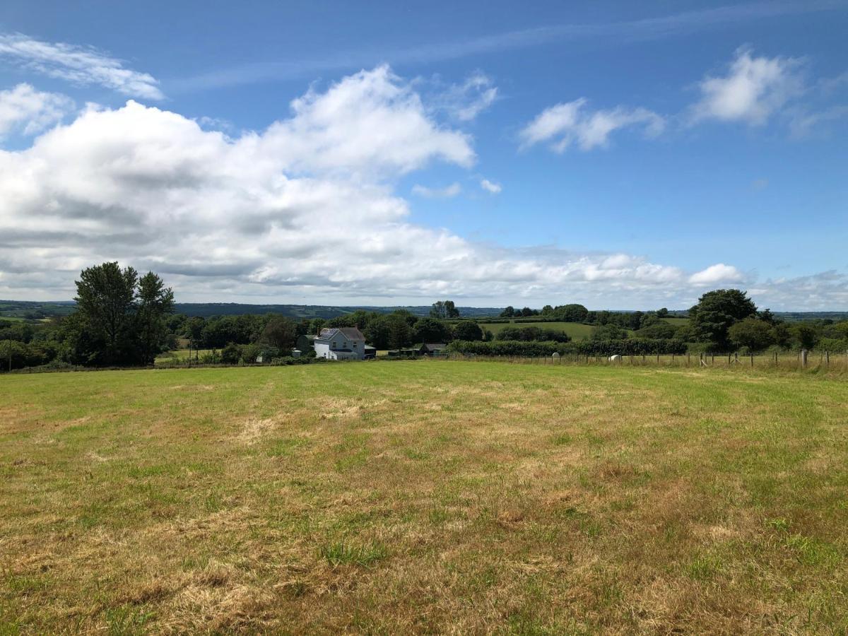 Villa Swallows Return Clynderwen Exterior foto